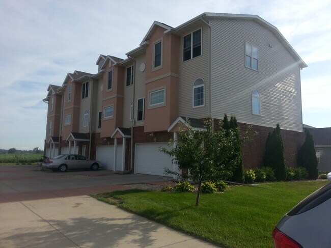 Photo - 307 Douglas Dr