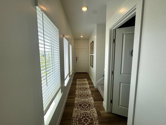 Photo - 739 W 725 N