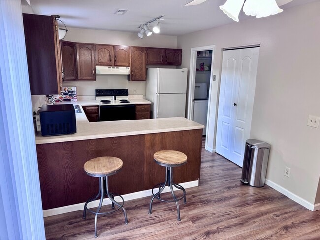 1720 Azealea Ct