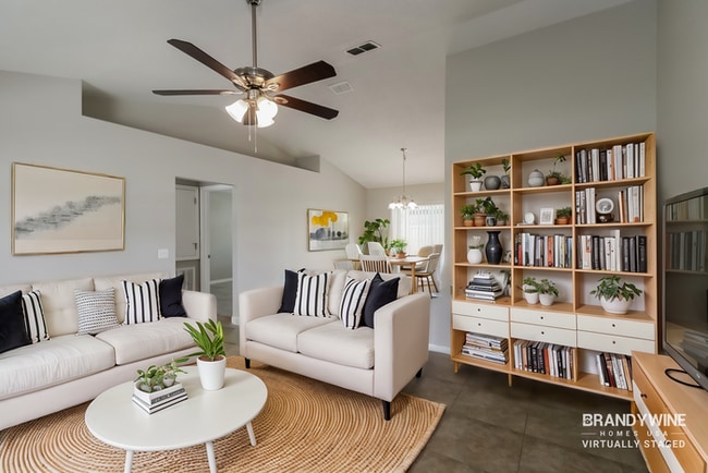 Photo - 2542 Jennifer Dr