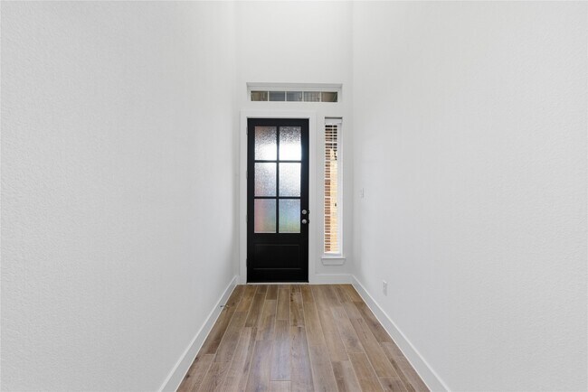 Photo - 7734 Clover Gully Ln