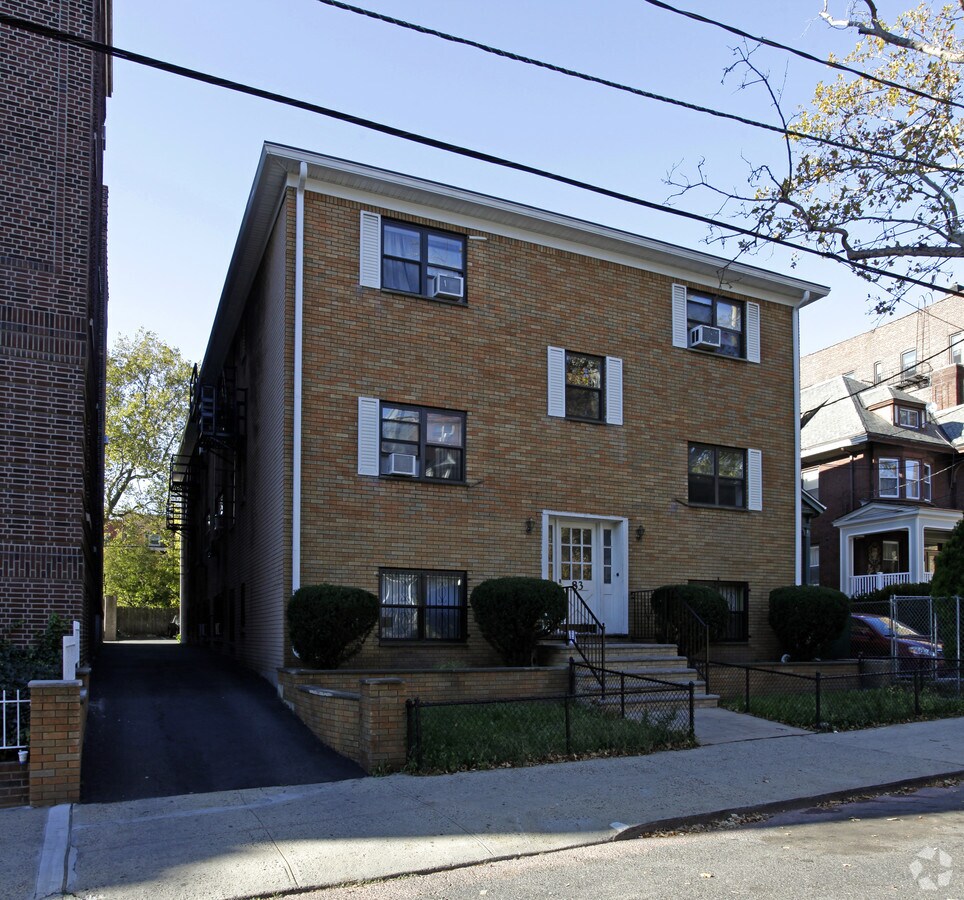 Photo - 83 Fairview Ave Apartments
