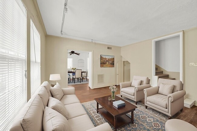 Building Photo - 1939 Richmond Ave