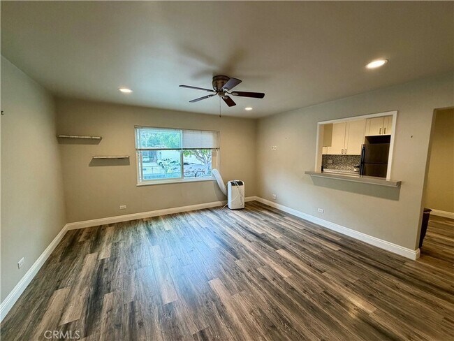 Photo - 327 3rd St Unidad B