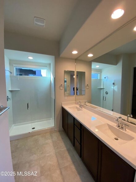 Photo - 635 E Kalalau Dr