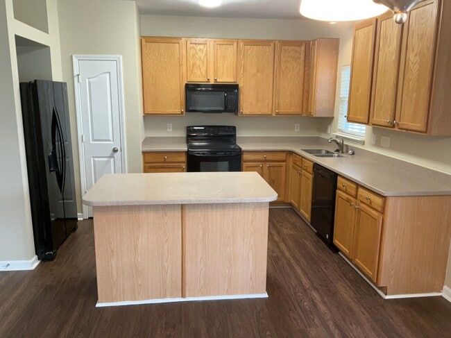 Photo - 10 Nermal Ct