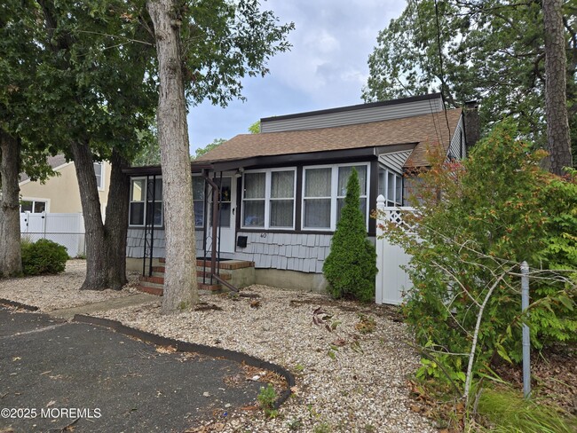 Building Photo - 40 Red Wing Ave Rental