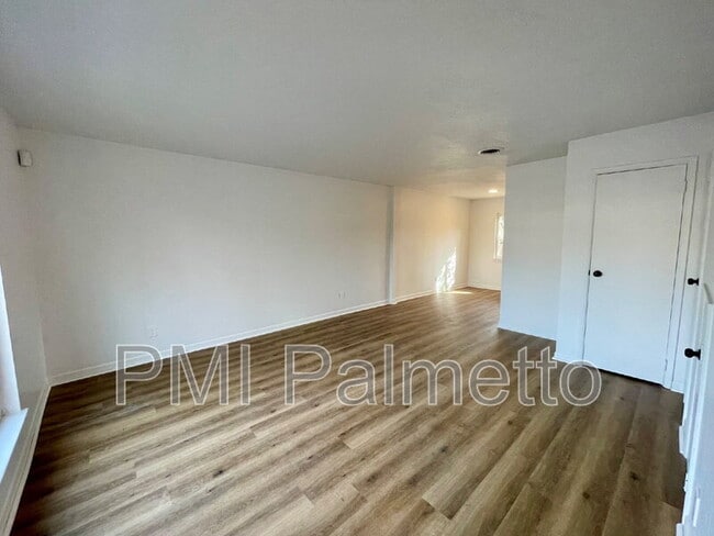 Photo - 1204 Grove Park Ln