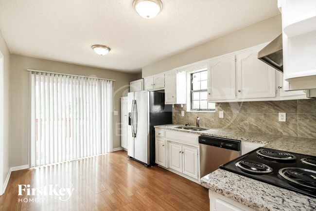 Photo - 11536 N Woodland Ave