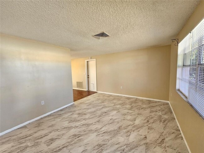 Photo - 6324 Lomand Ave