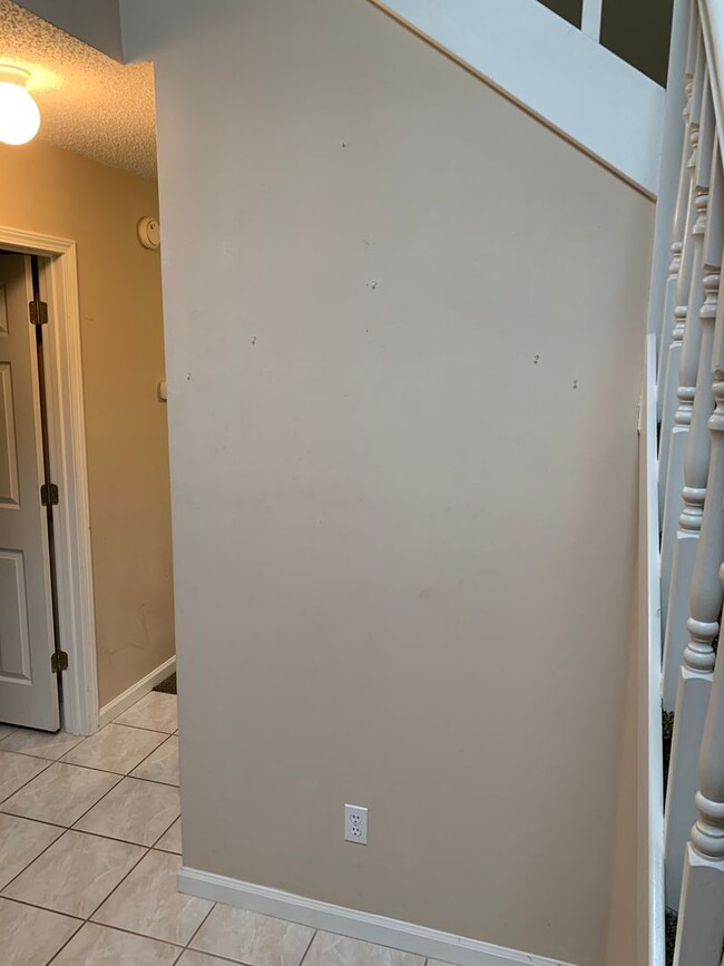 Photo - Briarwood West - 1/2 OFF FIRSTS MONTHS RENT WITH 12M LEASE!