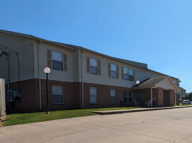 Building Photo - Suite View 3BR 60% Unit 308 Rental