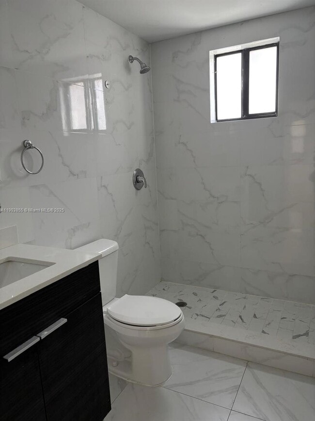 Photo - 423 E 27th St Unit 101