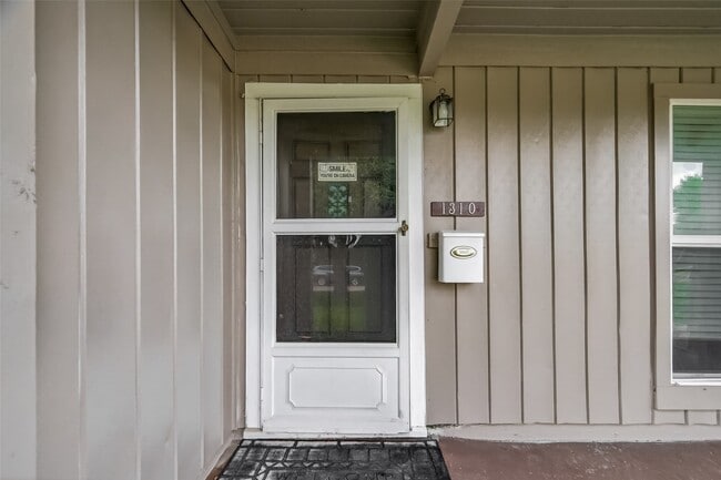 Photo - 1310 Belshire Rd