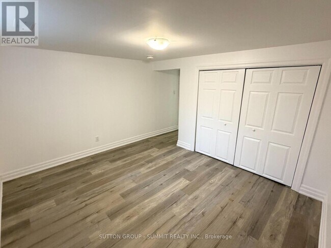 Photo - 482 E 37th St