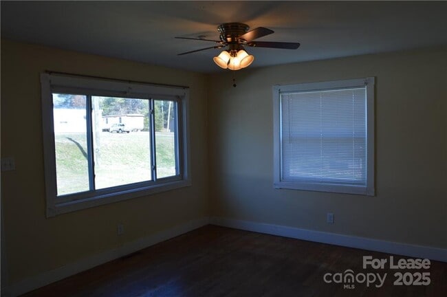 Photo - 736 Mocksville Hwy