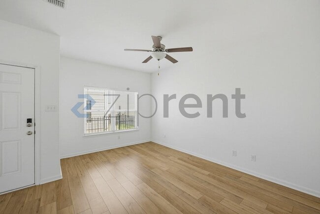 Photo - Unit