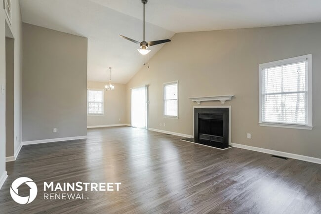 Photo - 4210 Queen Victoria Pl