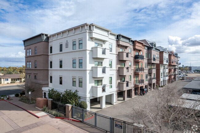 Photo - Summit at San Marcos