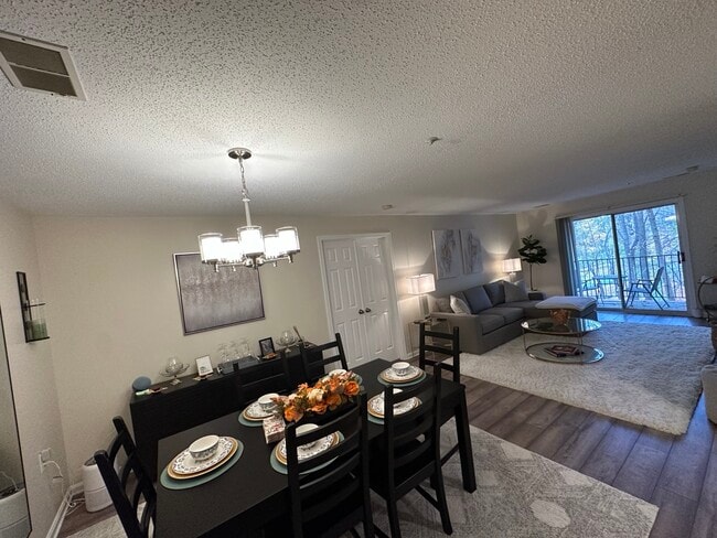 Photo - 10001 Vanderbilt Cir Unidad 5