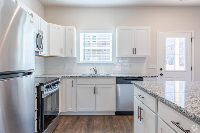 2BR, 2BA - 1,300SF - Kitchen