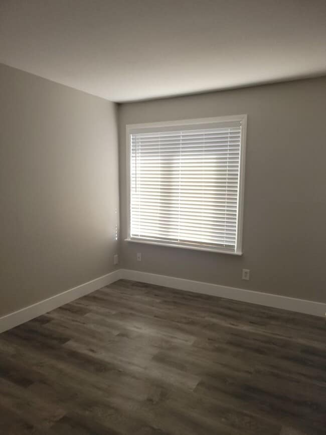 Building Photo - Hialeah- Beautifully Remodeled Single-Story Condo 3-Bedroom Home Near UNLV & Airport Unit A