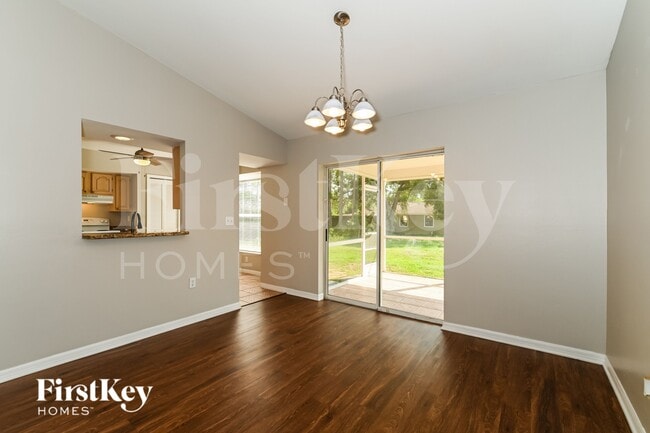 Photo - 18557 Wisteria Rd