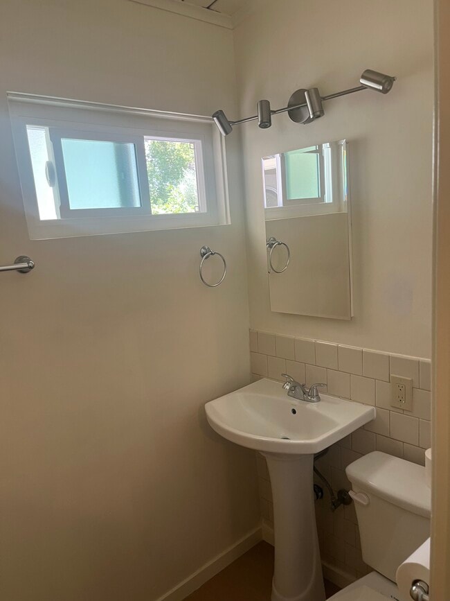 Photo - 8039 Canaloupe Ave-