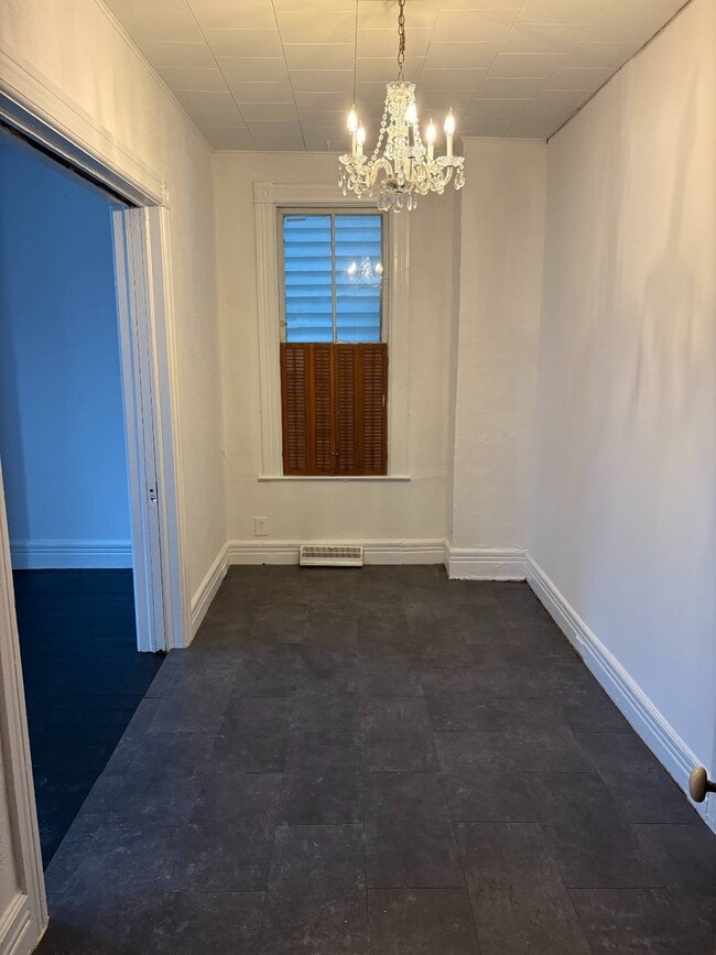 Building Photo - 124 Front St