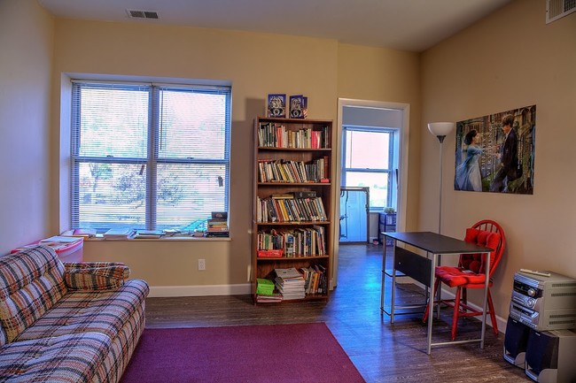 Photo - 5592 Pershing Ave Apartment Unit 11