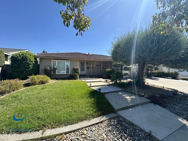 Building Photo - $4395 - South San Jose 4Bd / 2 Ba Single F... Rental