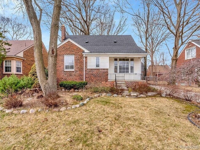 Photo - 8651 Hazelton St