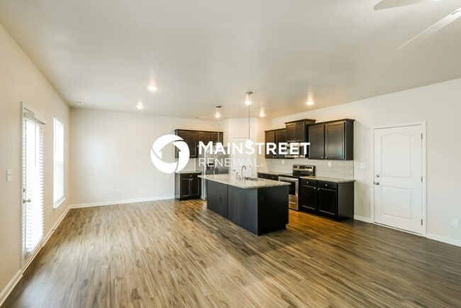Photo - 3 Bedroom Pet-Friendly Home in LOUISVILLE, KY with Main Street Renewal