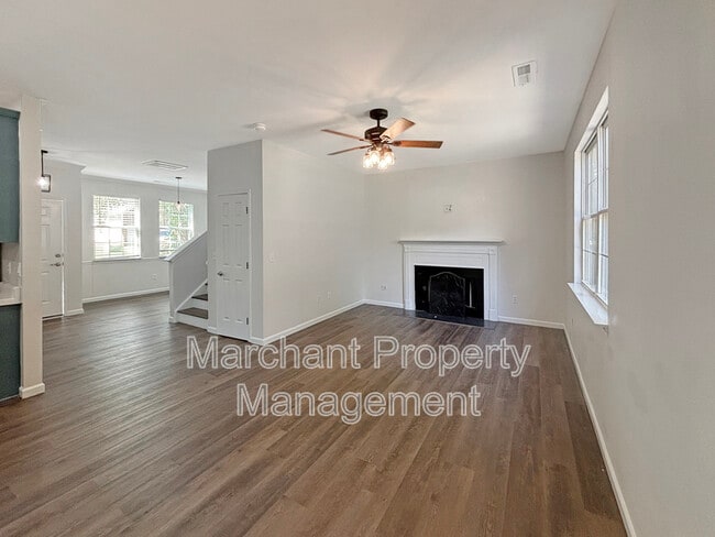Photo - 110 Golden Crest Ct
