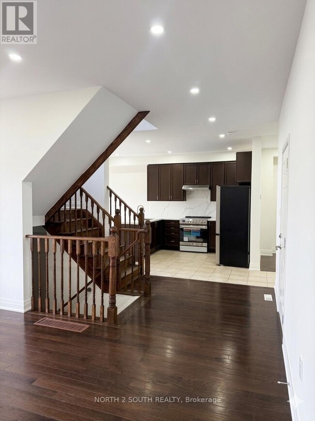 Photo - 2271 Whitewood Cres