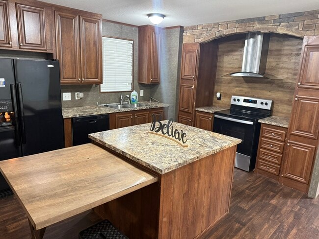 Photo - 207 Juniper Rd