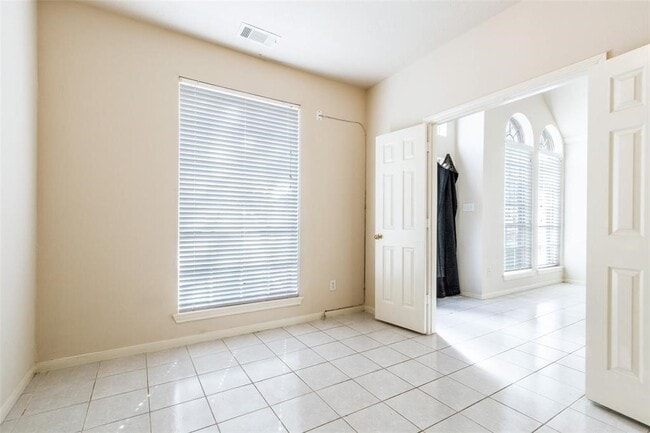 Photo - 1138 Evandale Ln