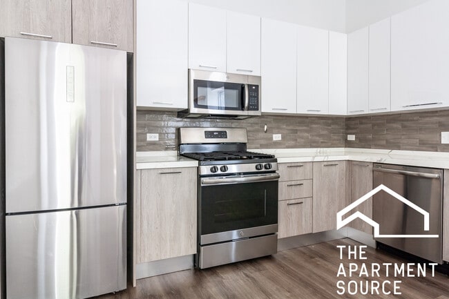 Photo - 2550 S Wabash Ave