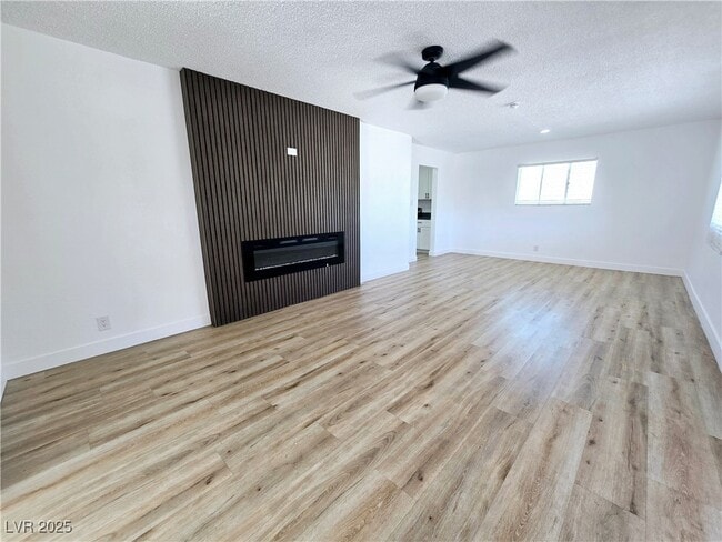 Photo - 1336 Darmak Dr