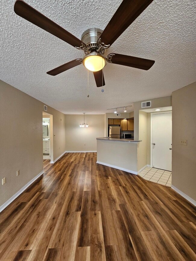 Building Photo - 1401 Village Blvd Unit 413