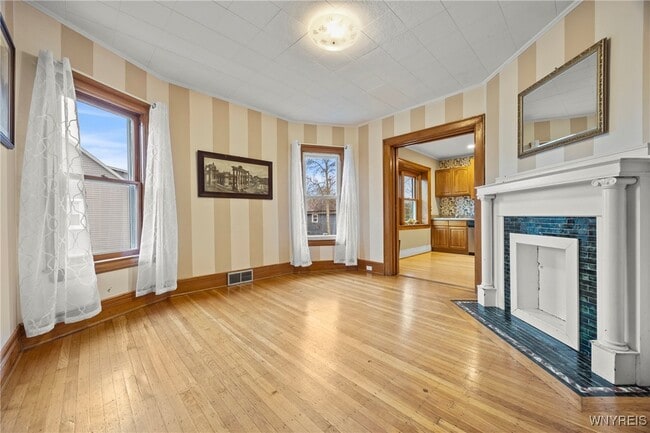 Photo - 411 Breckenridge St