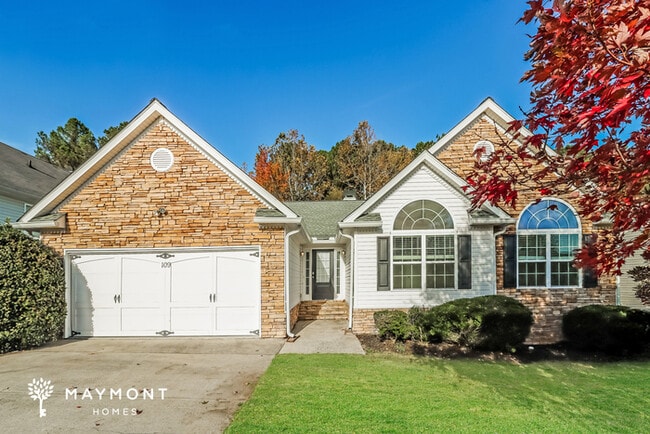 Building Photo - 109 E Skyline View