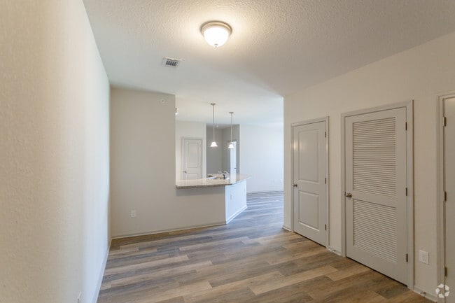 3BR, 2BA - 1397 SF