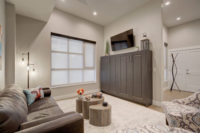 Photo - 110 W Beall St Unidad FL1-ID1339963P