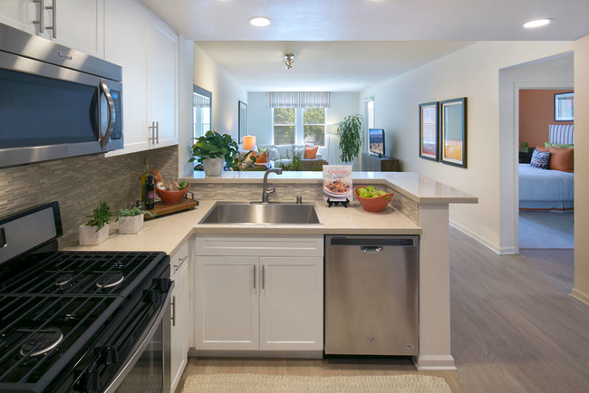 Building Photo - Franklin Street Apartment Homes