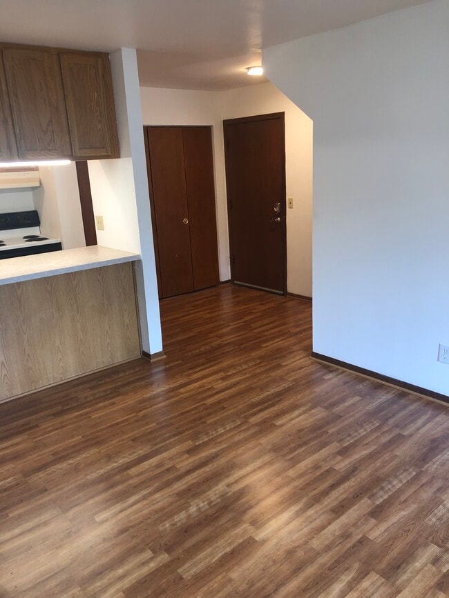 Entry - Park Meadow Apartments Unit 3