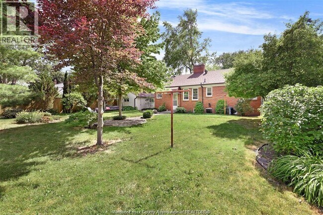 Photo - 2432 Buckingham Dr