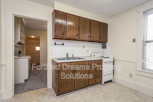 Photo - 400 S Spring St Unit #F