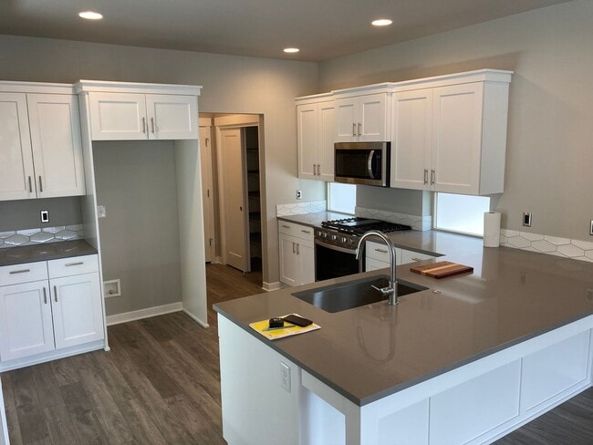 Photo - Beautiful home with great community amenities in Redmond! A/C!