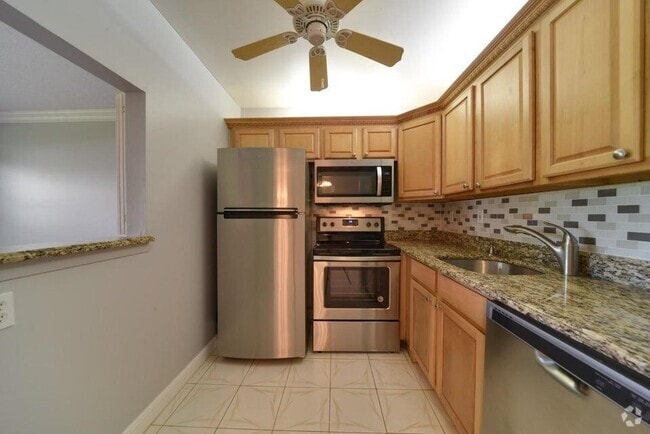 Building Photo - 261 Suffolk F Unit G Rental